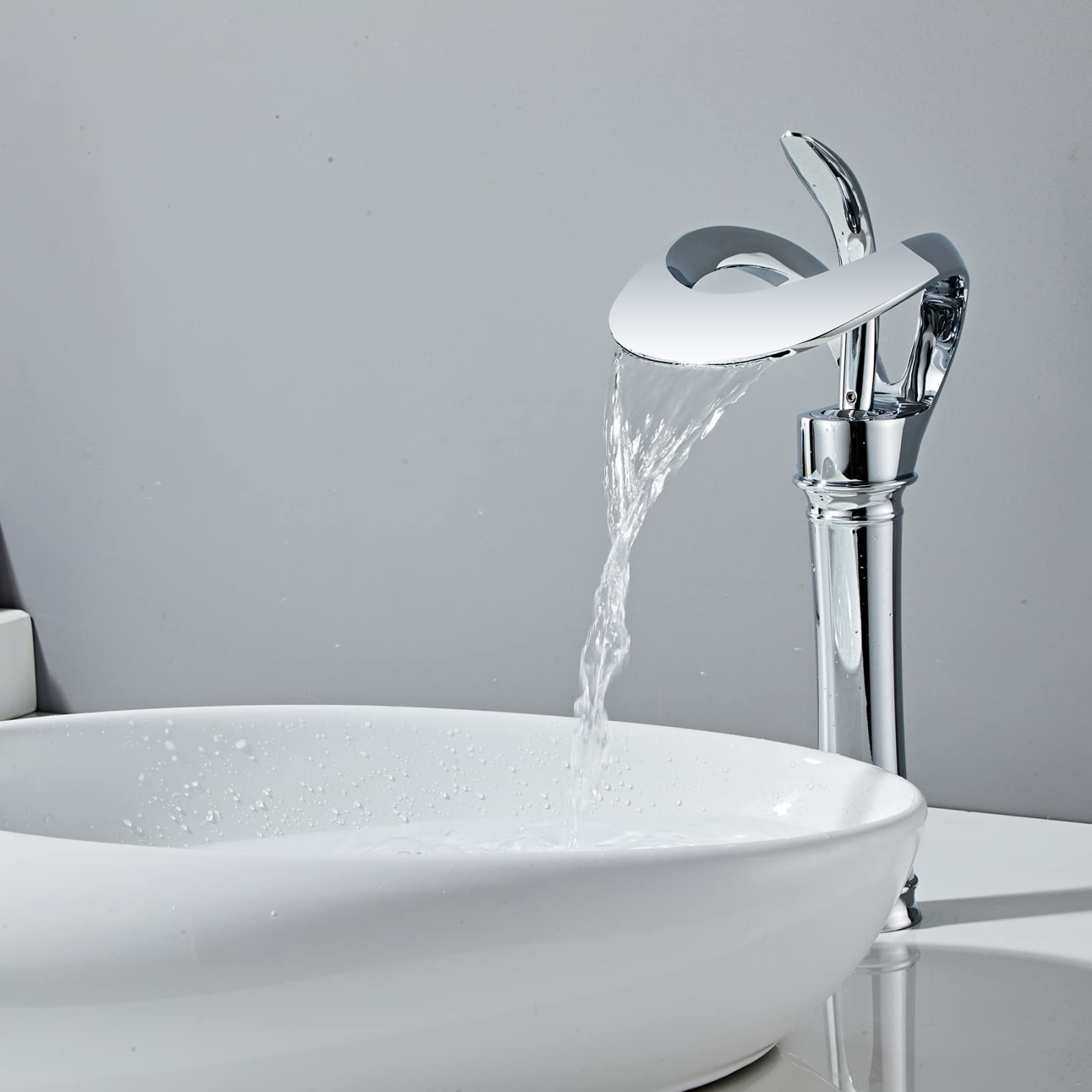 Robinet de Lavabo Cascade pour Salle de Bain - Design Élégant, Eau Froide et Chaude - Chromé, Haut