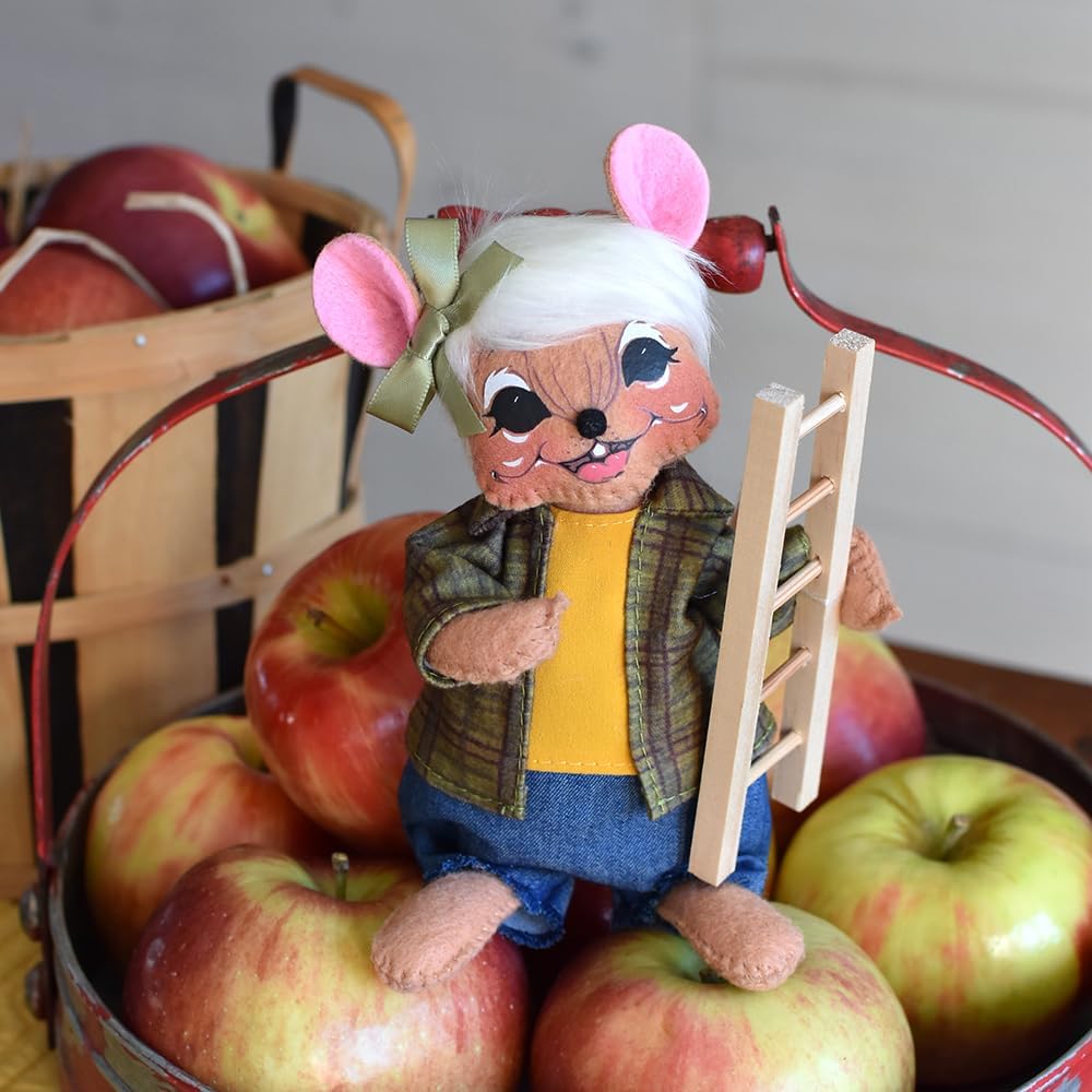 Annalee Apple Ladder Mouse, 6 inch Collectible Figurine