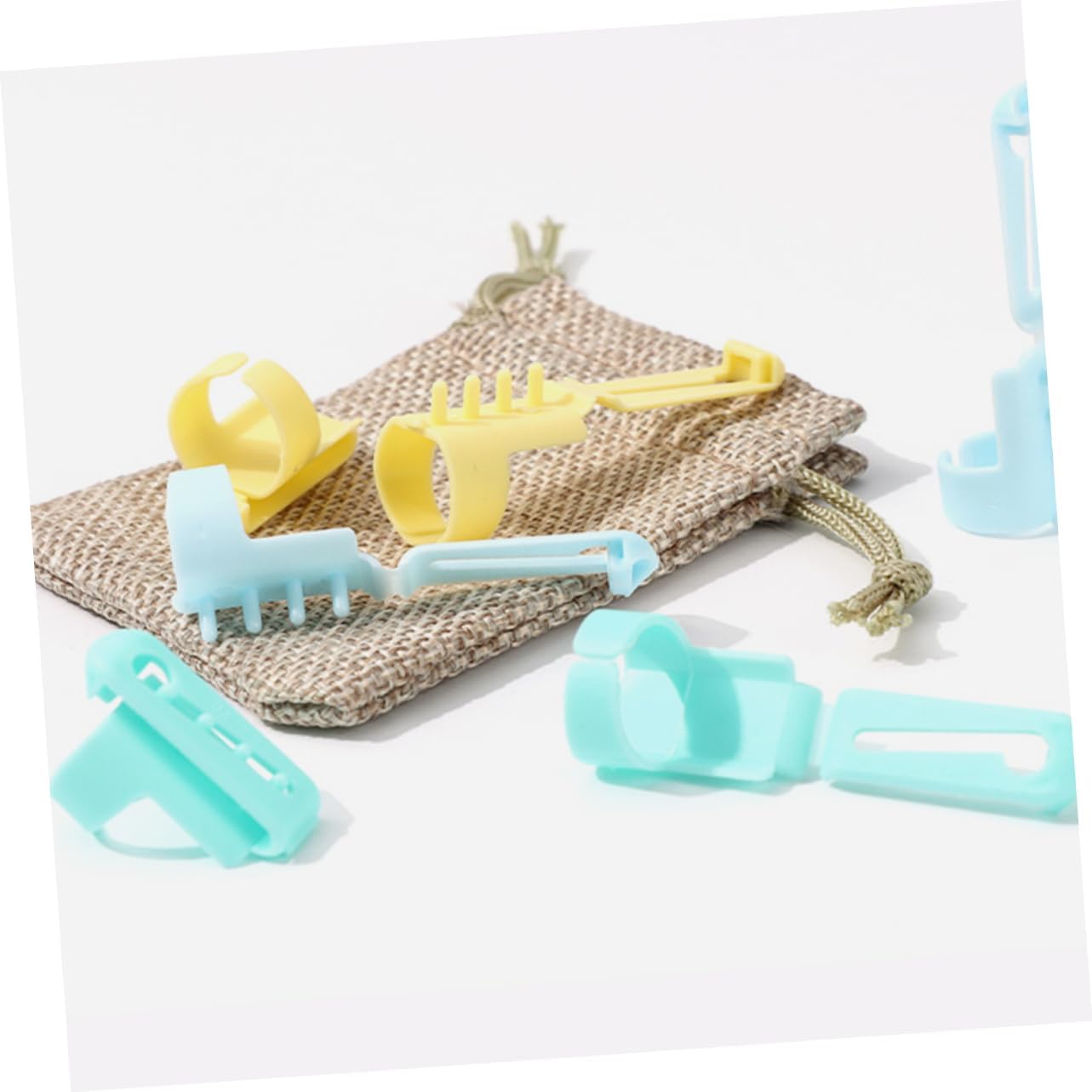 Gadpiparty 2sets Yarn Guide Finger Holder Tool Knitting Yarn Separator Rings for Crochet and Crafting Prevents Tangles Durable and Versatile for All Projects 16pcs*2