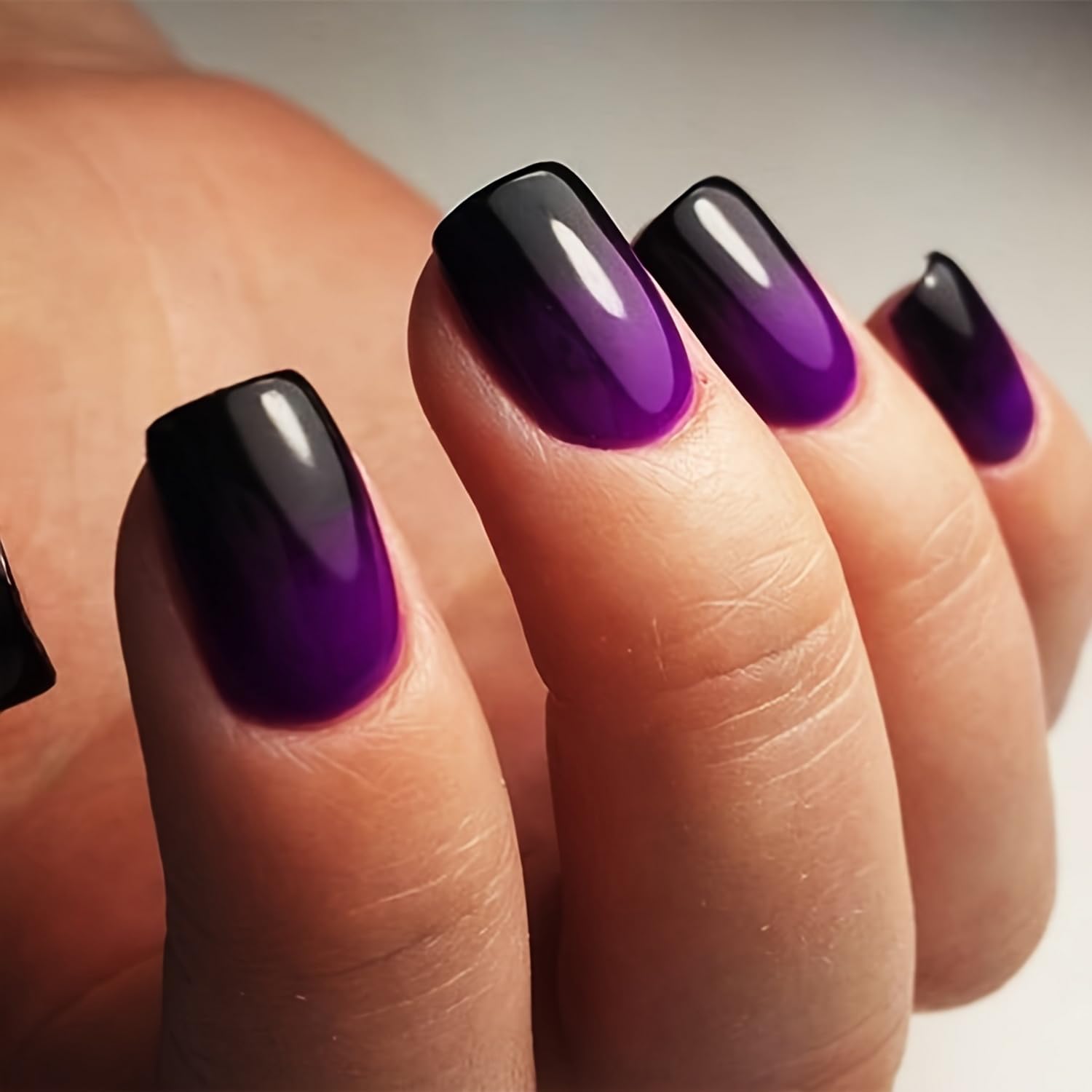 Purple Press on Nails Short Square French Fake Nail Glossy False Nails with Gradient Designs Glossy Purple Black Acrylic Nails Full Cover Stick on