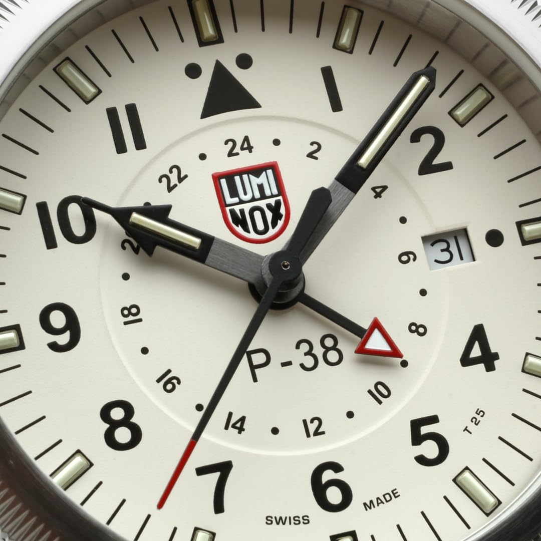 Luminox Air Pilot P-38 Lightning Pilotenuhr mit Armband aus Leder, in der Farbe: Schwarz, Gehäusedurchmesser: 42 mm, Wasserdichtigkeit: 100 Meter, XA.9527
