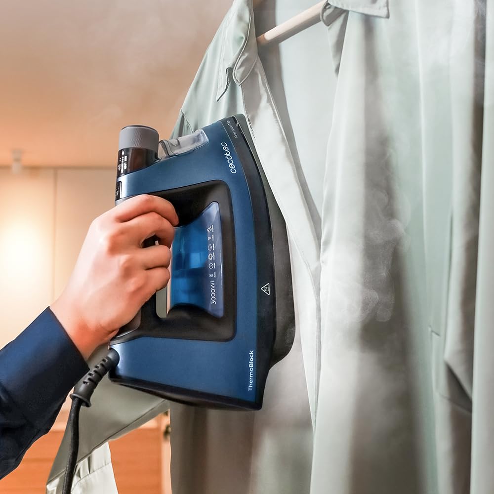 Cecotec Ferro Da Stiro a Vapore IronHero 3000 Sauna i-Pump. 3000 W. Thermoblock. Doppio Riscaldatore. Pompa Integrata. Suola Turbo Slide. Cyclo Clean. Antigoccia. 5 Programmi.