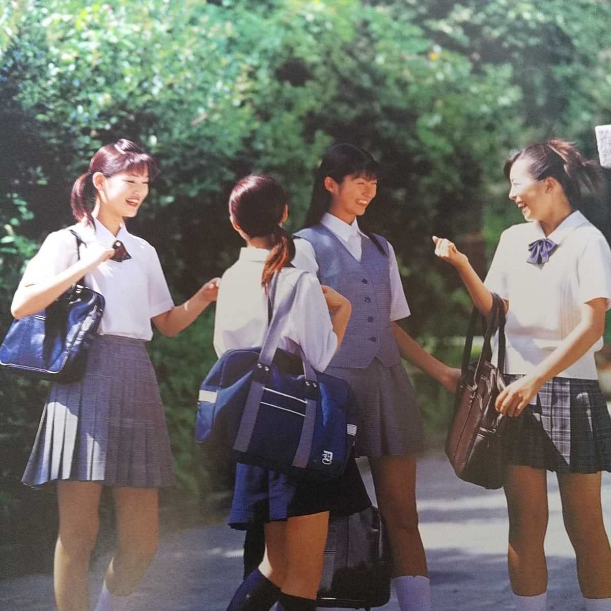 Amazon.co.jp: 女子高制服図鑑 2002年版 全て本物の制服 桜木睦子 我妻  