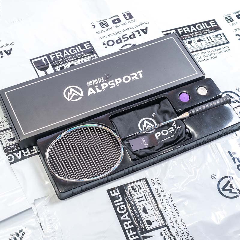 Raqueta de bádminton profesional de fibra de carbono súper ligera de 8U, 62 g, máx. 32 libras, G4, con bolsa de cuerda gratis (1 caja blanca)