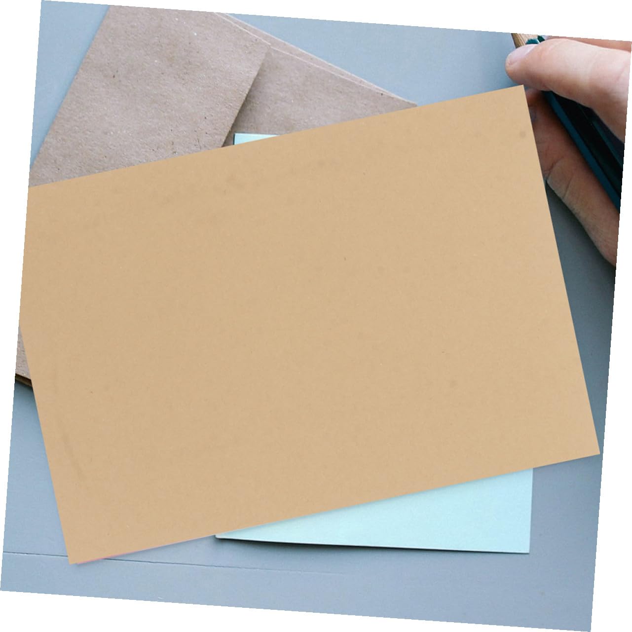 EPIGEIST Vintage Kraftpapier Briefpapier A4 160g 100 Blatt Braunes Papier mit Verstärkter Haltbarkeit Multifunktionales Schreibpapier für Präsentationen und Verpackungen