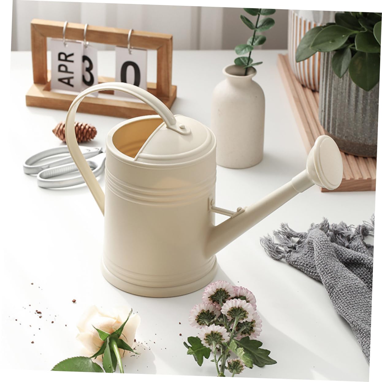 Annaffiatoio 2000ml in Pp Beige, lungo Beccuccio per Irrigazione