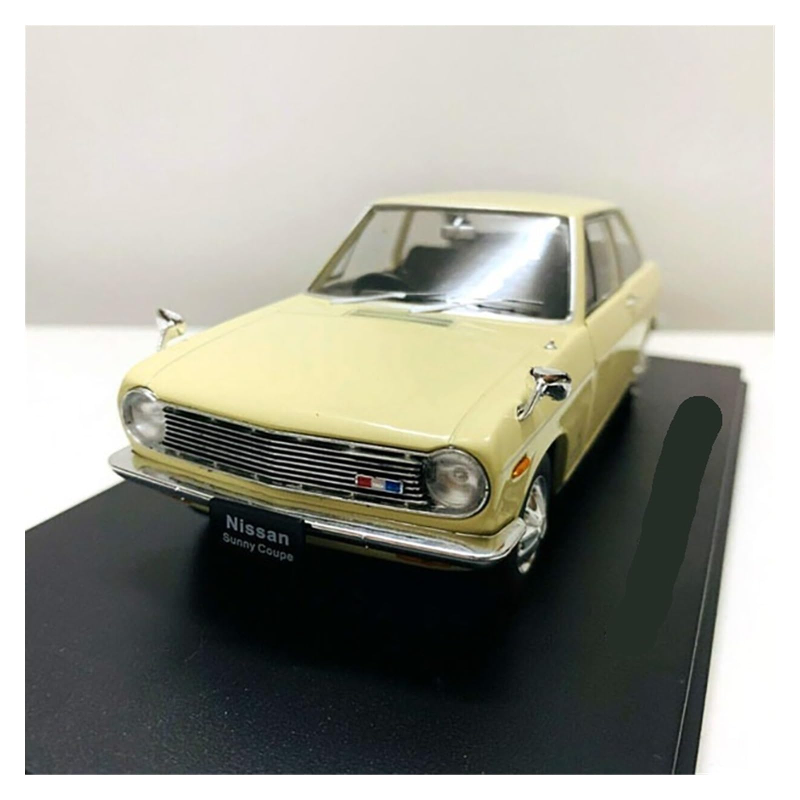 Amazon | ミニカーモデル 1/24スケール 日産サニークーペ1000 1968