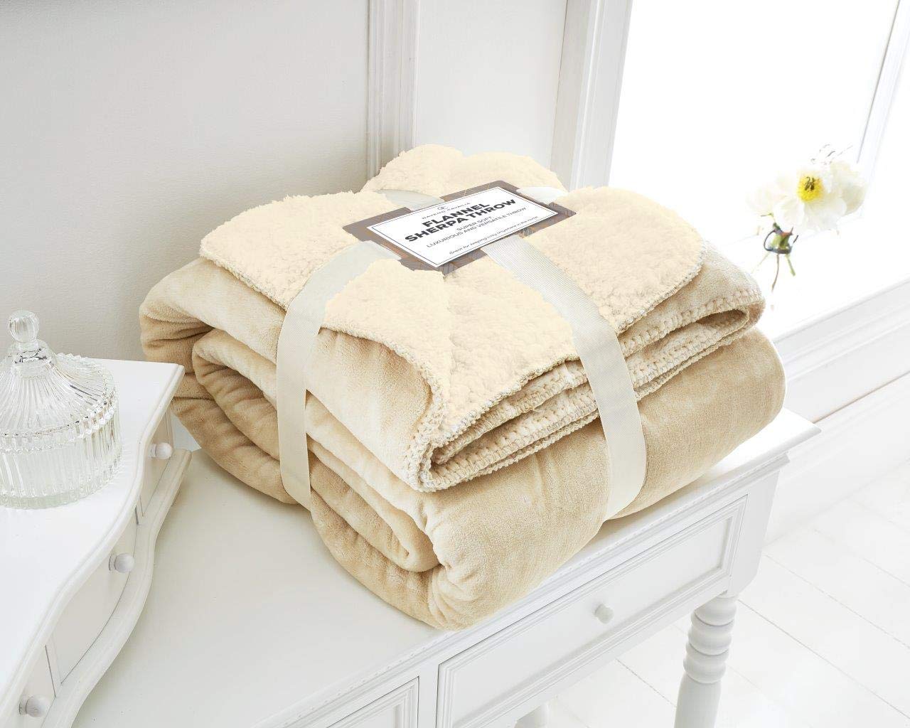 Luxury FLANNEL SHERPA FLEECE BLANKET THROW with MATCHING REVERSE Super Soft And Warm - Ideal As Sofa Bed Throw Blanket Bedspread Runner or Settee Cover (Cream, Medium: 150x200cm)
