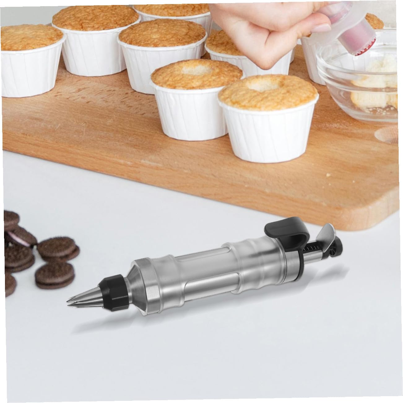 Edelstahl Garnierspritze Backzubehör Torten Dekorieren Tortendekoration Profi Gebäckpresse mit Großer Kapazität und Vielseitigen Spritztüllen für Cupcakes Kekse und Desserts
