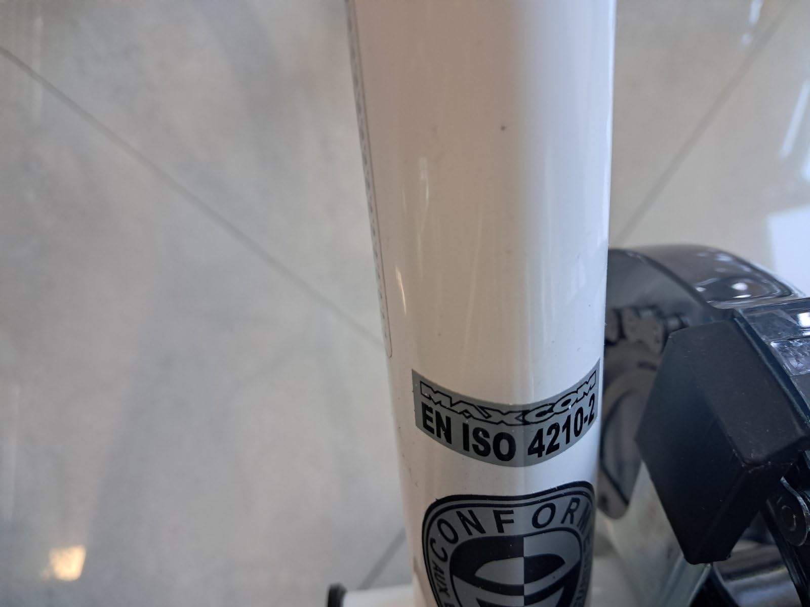 Multibrand Velotec Tempo Mountain Bike in alluminio da 24 pollici, 18 velocità, V-Brake, bici per ragazzi, adatta per 130–155 cm