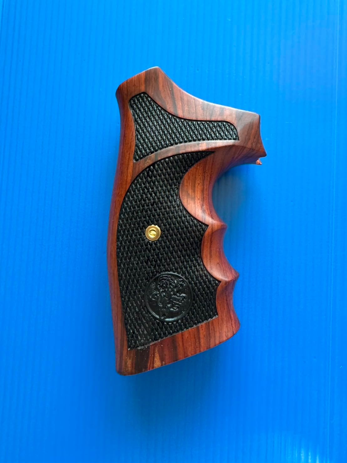 Hardwood Handgun Grips Compatible with Smith and Wesson N Frame Round Butt Revolvers Finger Groove Checkered Design Deluxe Classic Handmade Craft Handcraft