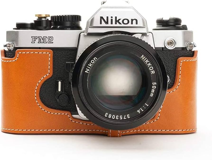 ニコン FM2 フィルムカメラ Nikkor50mm f/1.8 レザーケース付 ニコン FM2 フィルムカメラ Nikkor50mm f/1.8 レザーケース付