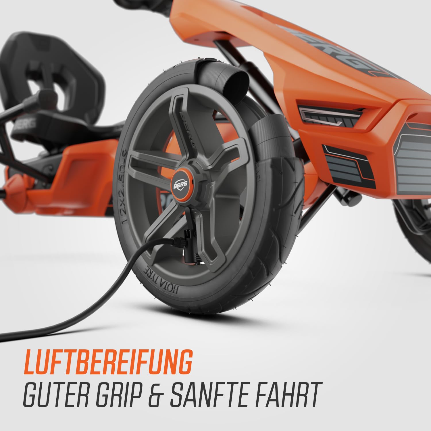 BERG Rally NRG Orange | Gokart für Kinder ab 4 Jahre | Pedal-Gokart | Tretfahrzeug mit verstellbarem Sitz | Robustes Kinderfahrzeug für draußen