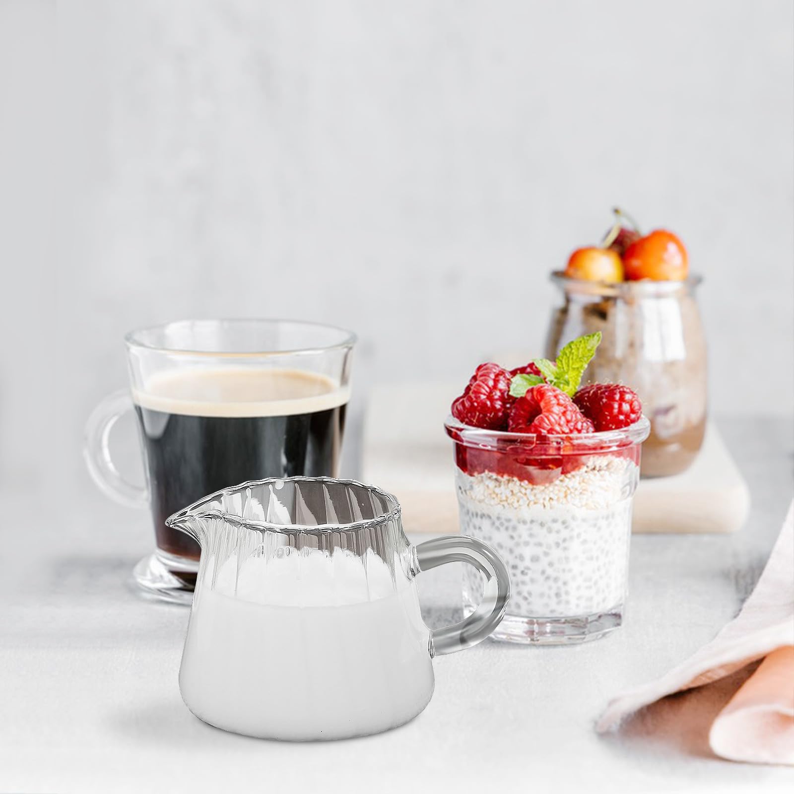 Szklany dzbanek na mleko, nadaje się do kuchenki mikrofalowej o wysokiej zawartości borokrzemu, 150 ml z ergonomicznym uchwytem do łatwego nalewania kawy i śniadania