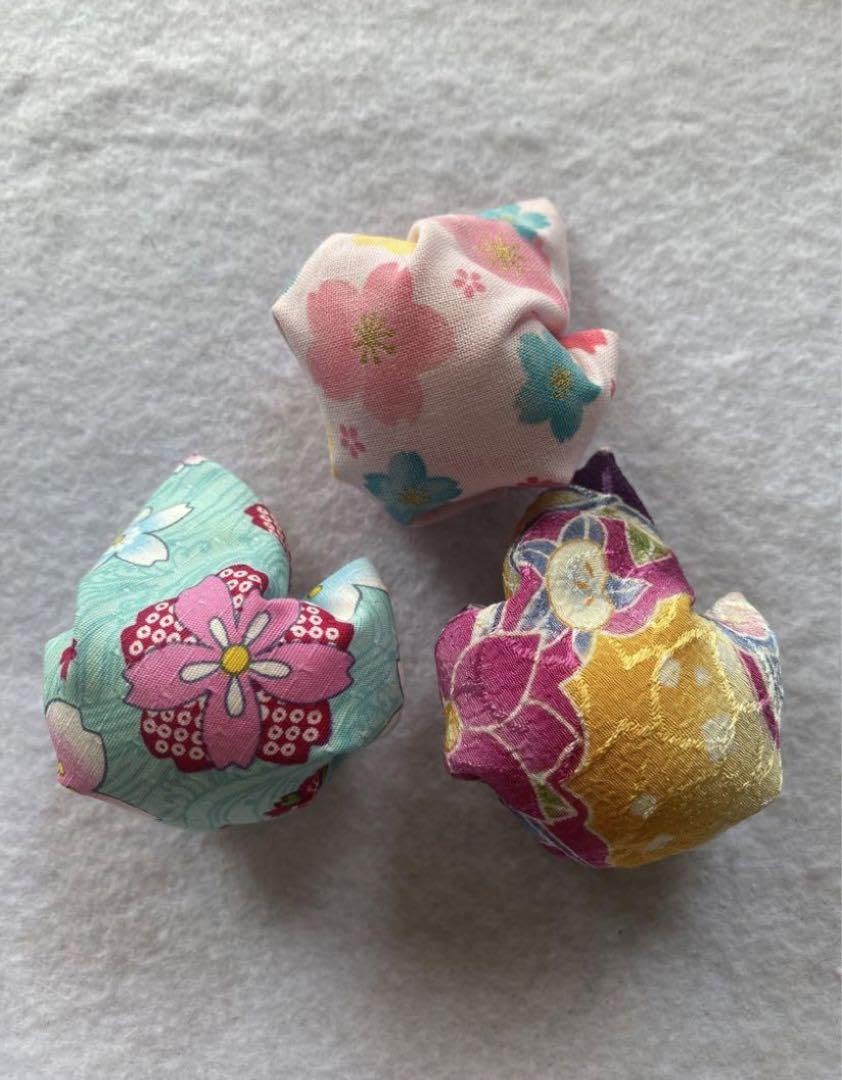 Amazon.co.jp: ちりめん細工「3人の赤ちゃんおくるみ」 : ベビー