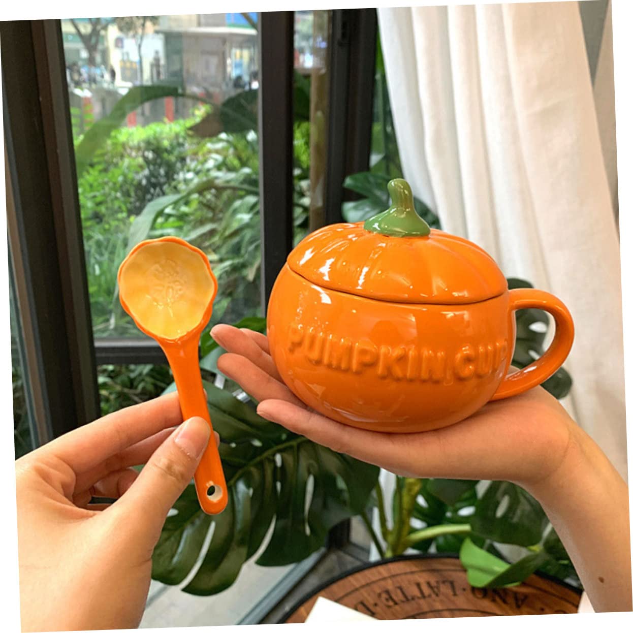 Tazza da Caffè in Porcellana a Forma di Zucca Arancione con Coperchio e Cucchiaio, Design Confortevole la Casa, Sostituto Ecologico delle Tazze di Plastica