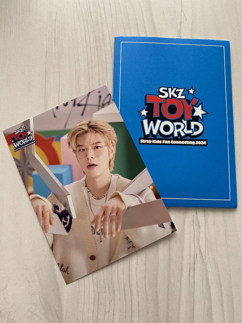 Amazon.co.jp: straykids トイワールド ランダムトレーディングカード 