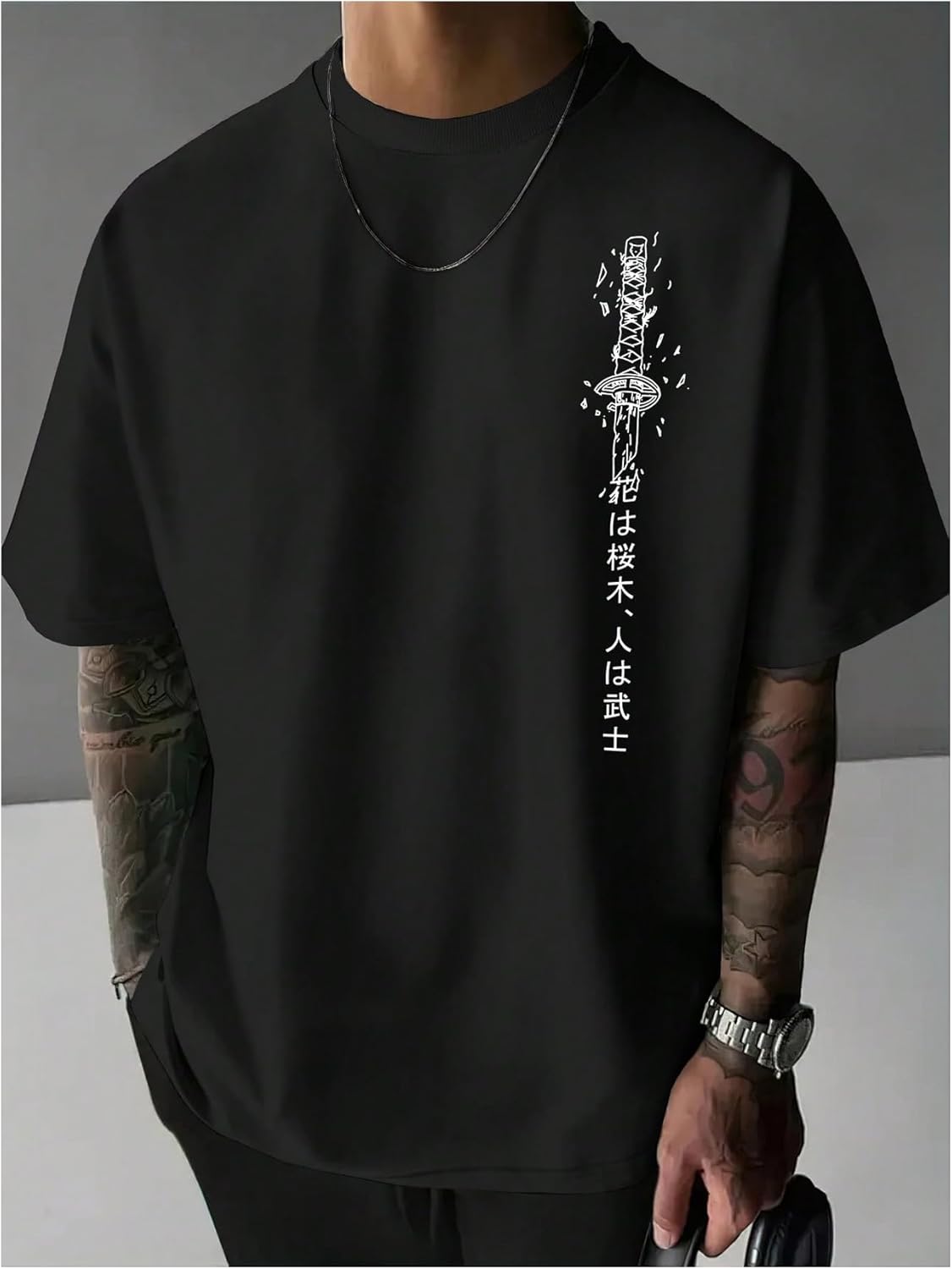 WDIRARA Men's Japanese Letter Graphic T-Shirt Crew Neck Short Sleeve Tee Tops - Image 2