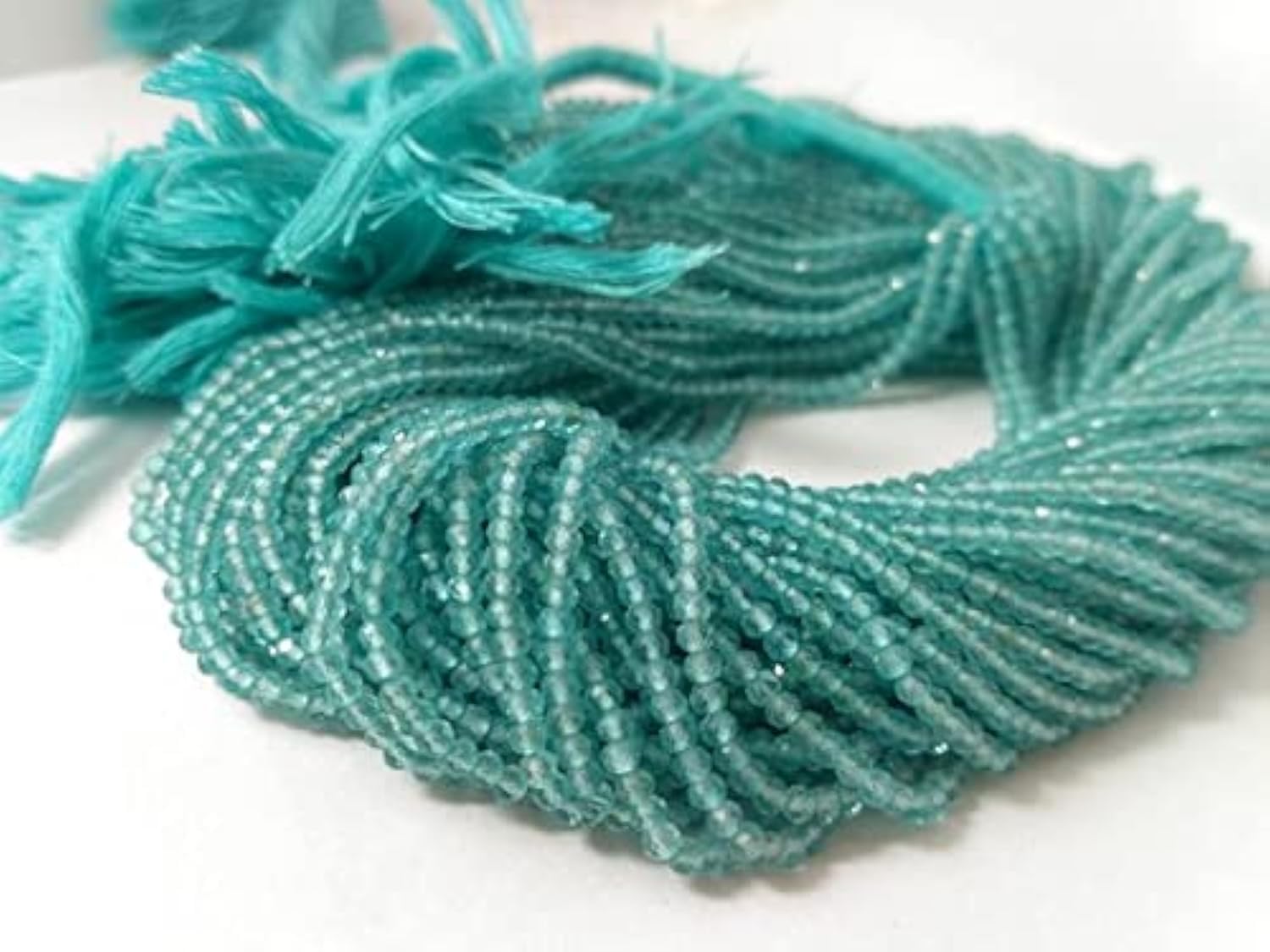 Perles apatite naturelle facettées lot de 5 rangs pour créer un cadeau d'anniversaire fait main