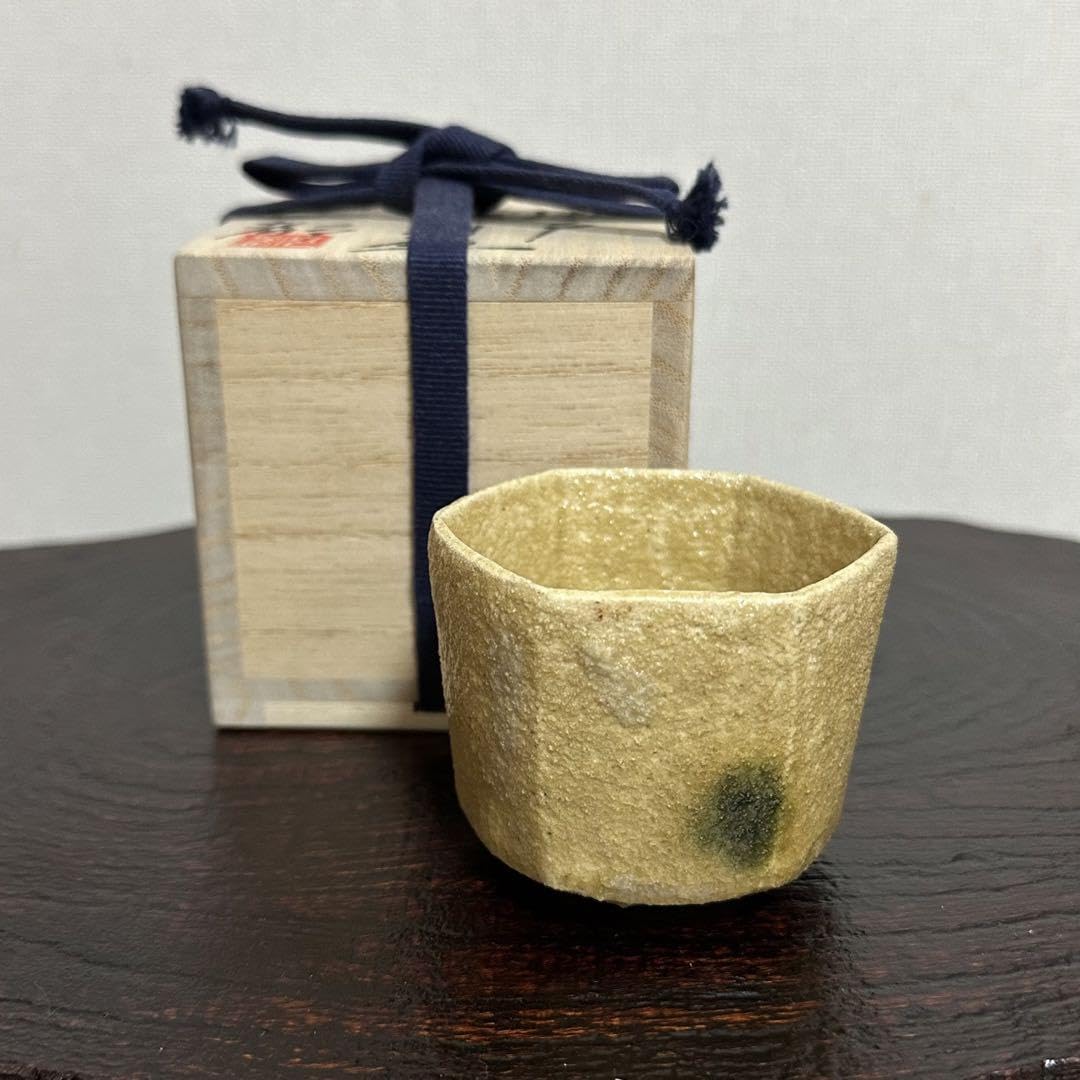 Amazon.co.jp: 鈴木都 黄瀬戸六角盃 ぐい呑 : ホーム＆キッチン