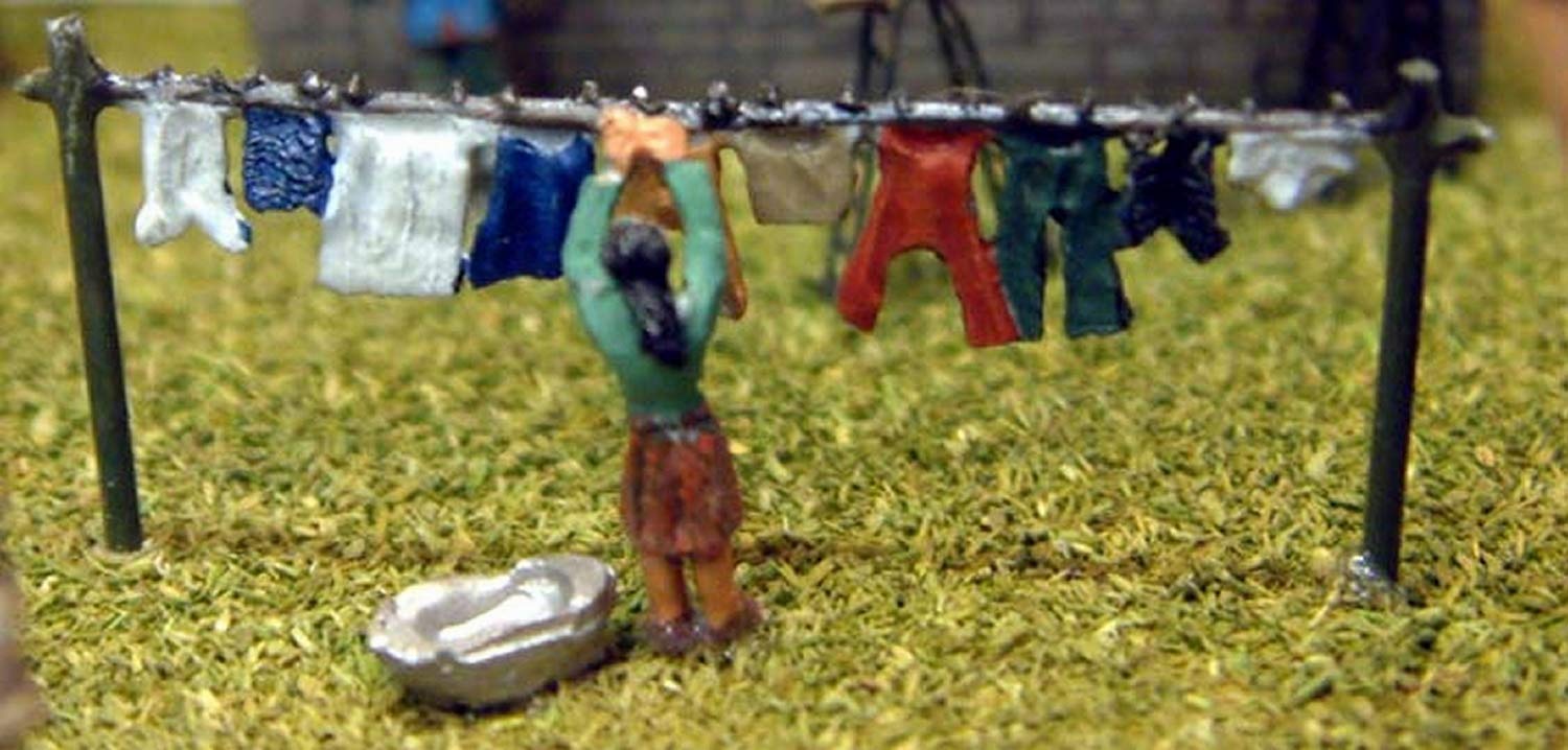 Langley Models Washing Line + Figure N Scale UNPAINTED Metal Model People A62