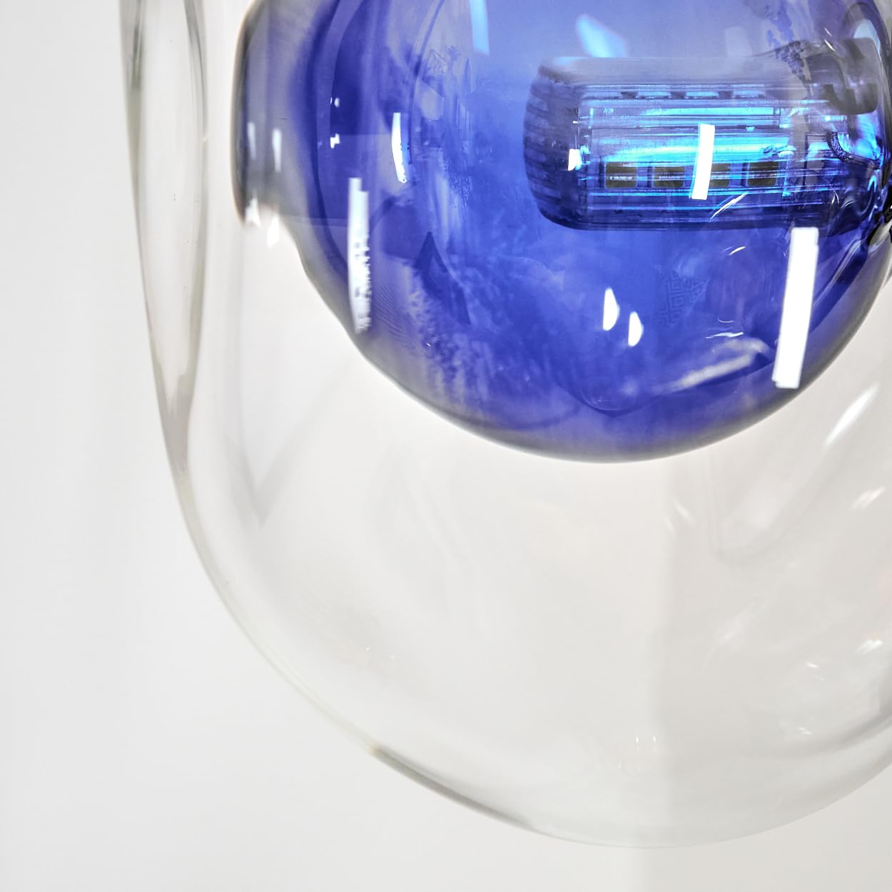 HOFSTEIN Stehleuchte Monsul, moderne Stehleuchte aus Metall/Glas in Schwarz/Bernstein/Grün/Blau/Klar, Leuchte im Retro/Vintage-Design, Schirme Ø 18 cm, Fußschalter, 4 x G9, Wohnzimmer, Schlafzimmer