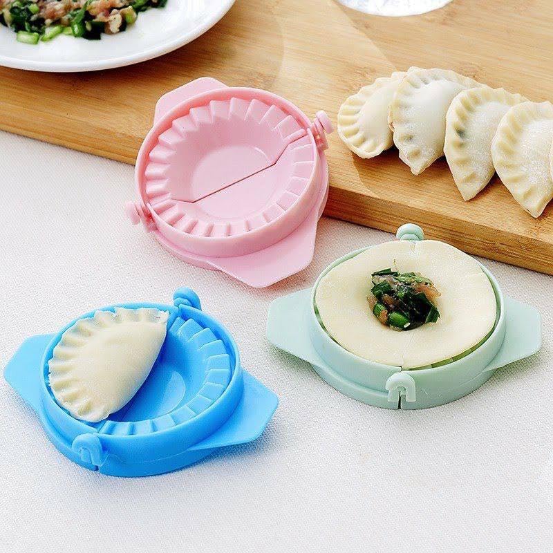 Image of Plastic Momos Maker, Small Size Momos Maker Kit, Garijalu Maker Tools, Gujiya /Gujia Karanji Momos Maker Mould Machine Cooking Tool Multicolor (2 PCS)
