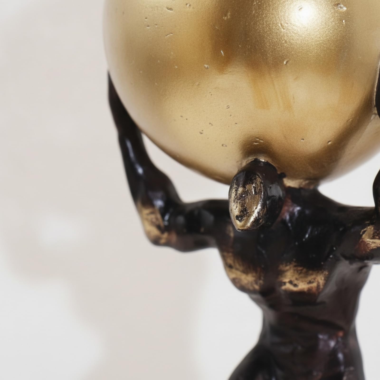 Handbemalte Harzfigur mit Goldfarbener Freistehend Stehende Tischfigur Glänzend Dekofigur für Vitrine, 13cmx13cmx32cm, C