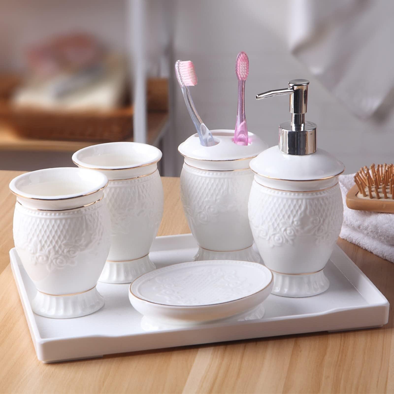 Set di accessori per il bagno 5 pezzi in ceramica includono dispenser for lozione, porta spazzolino da denti e 2 bicchieri sapone Arredamento per gli affittuari