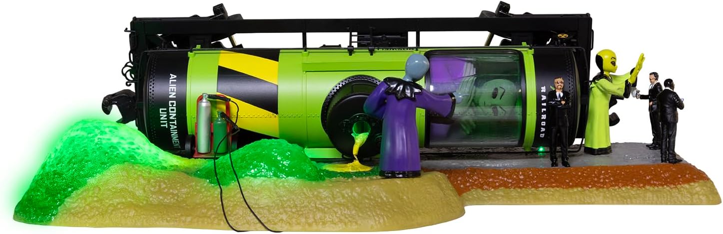 Lionel Area 51 Plug-Expand-Play O Gauge Train Accessory – Tank Car Accident Scene with LEDs, Alien Figure, Flatcar Display, Compatible with FasTrack, Age 14+