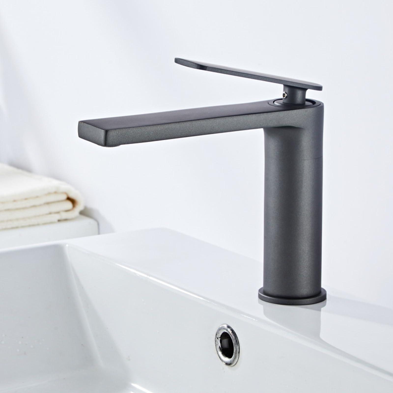 Fanjubei Gun-Gray Dwarf Bathroom, Hot And Cold Water, Copper Basin Faucet Above The Counter, Gun-Gray Low