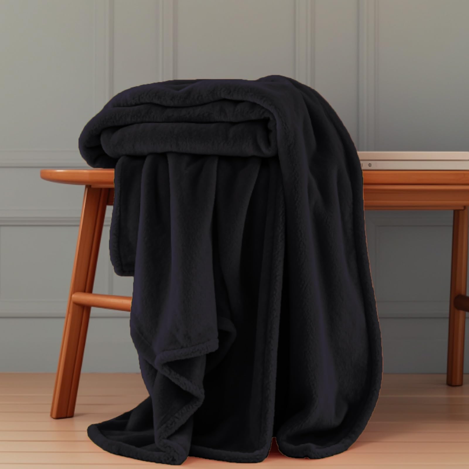 GOUTUI Fleece Blanket Throw 60 x 80 cm Large Fluffy Versatile Flannel Fleece Throw Blanket Polyester for Sofa Couch Bed Throw, Black