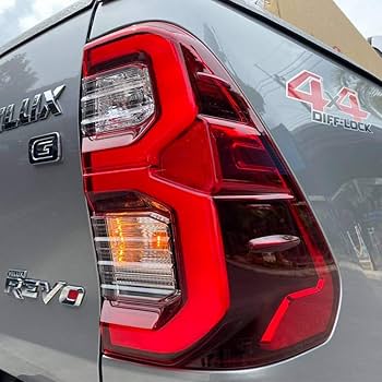 【海外トヨタ純正】ハイラックス（GUN125）用　テールランプ※リアフォグ無し トヨタ純正 ハイラックス GUN125 前期 X Z 後期 テールライト