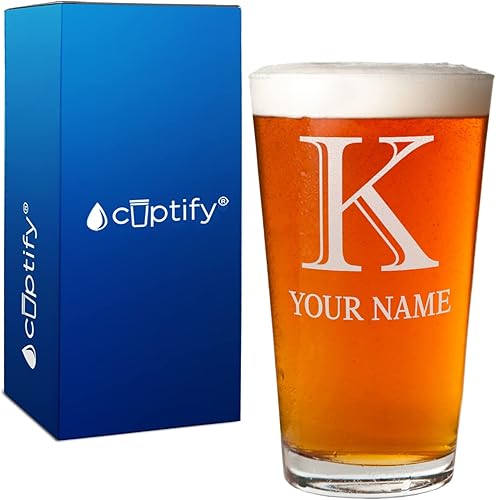 Vasos de bebida personalizados con monograma de letra inicial K grabada con letra K para cerveza de 16 onzas pinta regalos únicos de cumpleaños para