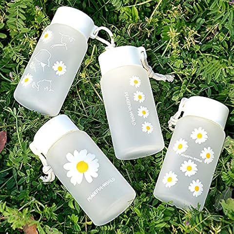 JZSMY 500ml Plastic Bottle Little Daisy Matte Water Bottles with Portable Rope Travel Water Cup Juicing Bottles Tea Cup Female Student Creative Handy Cup Plastic Water Bottles (1Pcs Six Flowers) Cover