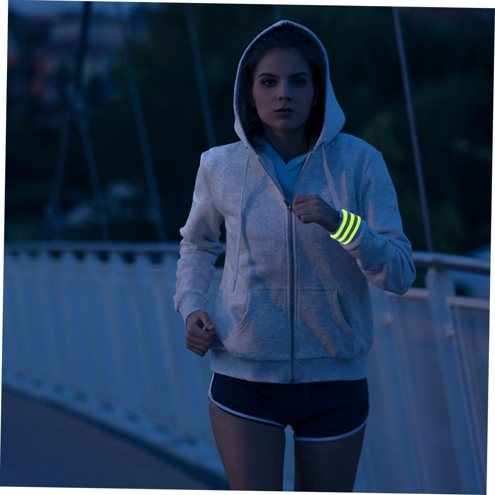 BESTonZON Fasce Sicurezza Riflettenti con Cinghie per Alta visibilità per Corsa E Passeggiate Notturne Design E Comfortevole