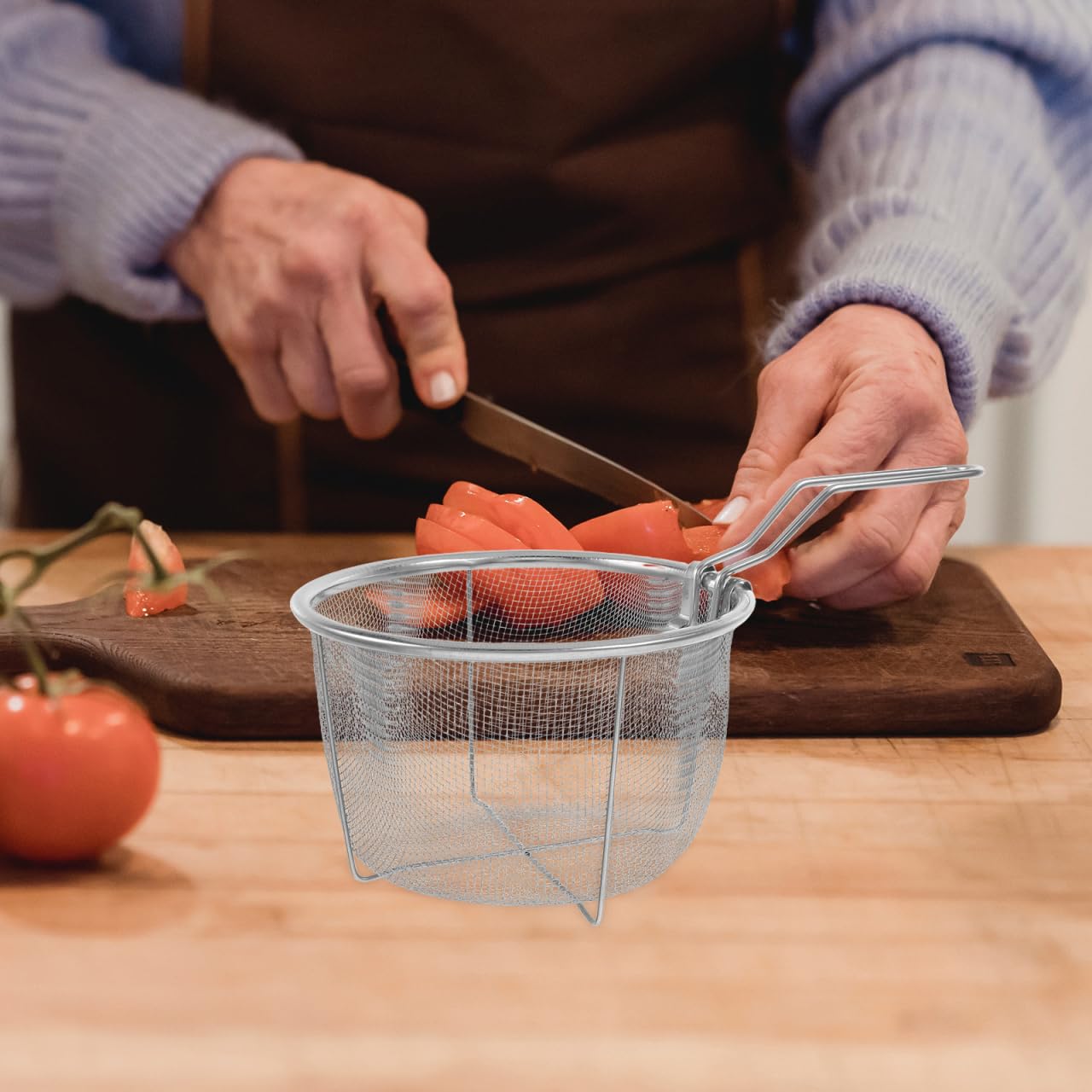 Cesta de acero inoxidable de 5.9 in con mango plegable, práctico colador para freír alimentos, ideal para papas fritas, alas de pollo y fideos 8