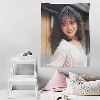 中森明菜　タペストリー Amazon.co.jp: 中森明菜 写真ポスター タペストリー 装飾 絵 壁