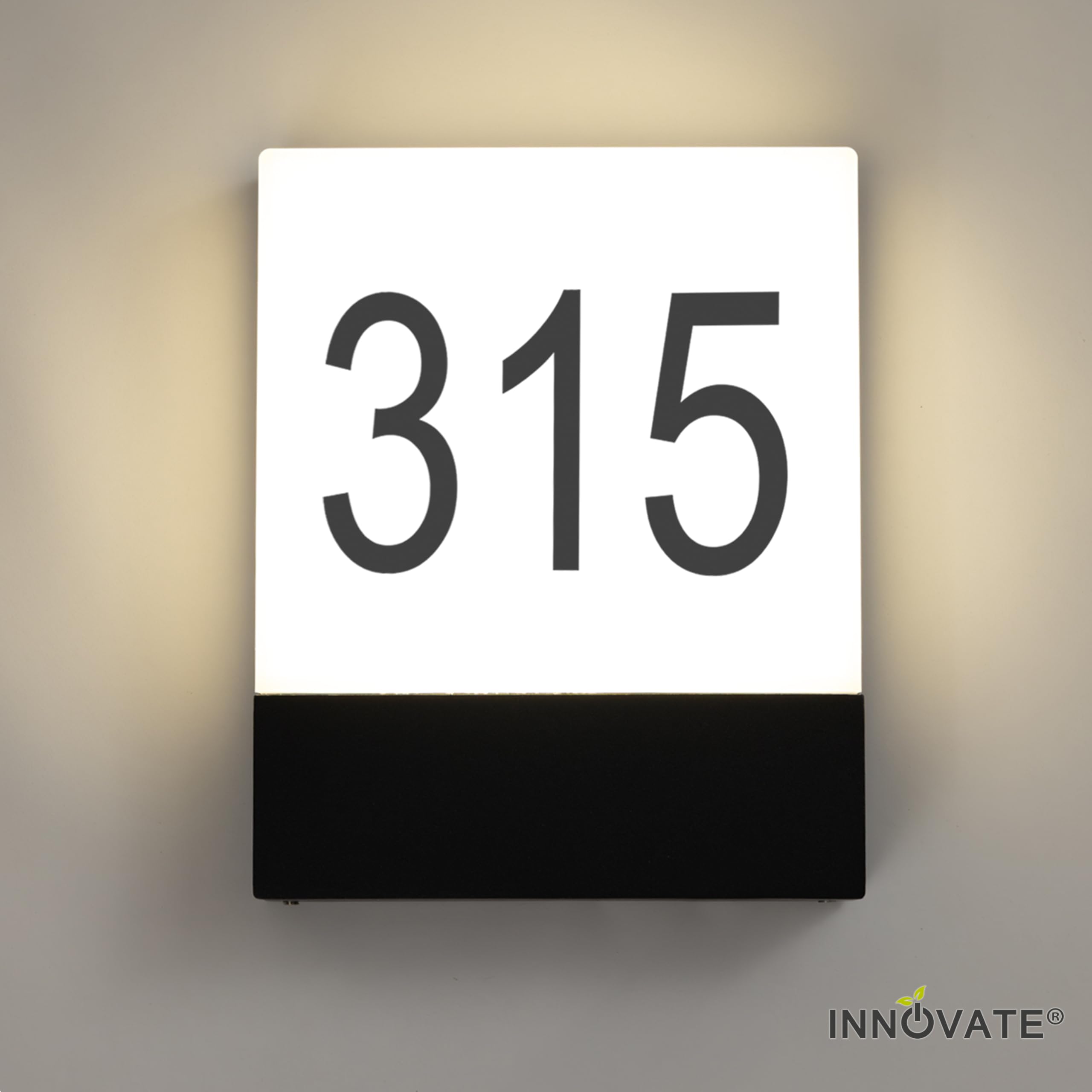 Innovate LED Hausnummer beleuchtet 230V – Außenleuchte - Wandlampe aussen schwarz – Witterungsbeständig nach IP54 - Warmweiß - inkl. Selbstklebeziffern