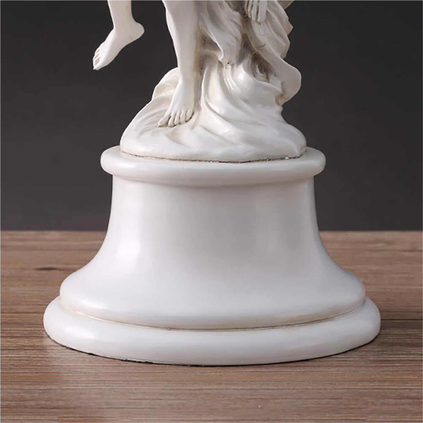 Dekoracja romantyczna para tańcząca statuetka miłość anioł rzeźba uścisk i pocałunek figurka akcesoria do szafki nocnej (32 cm)