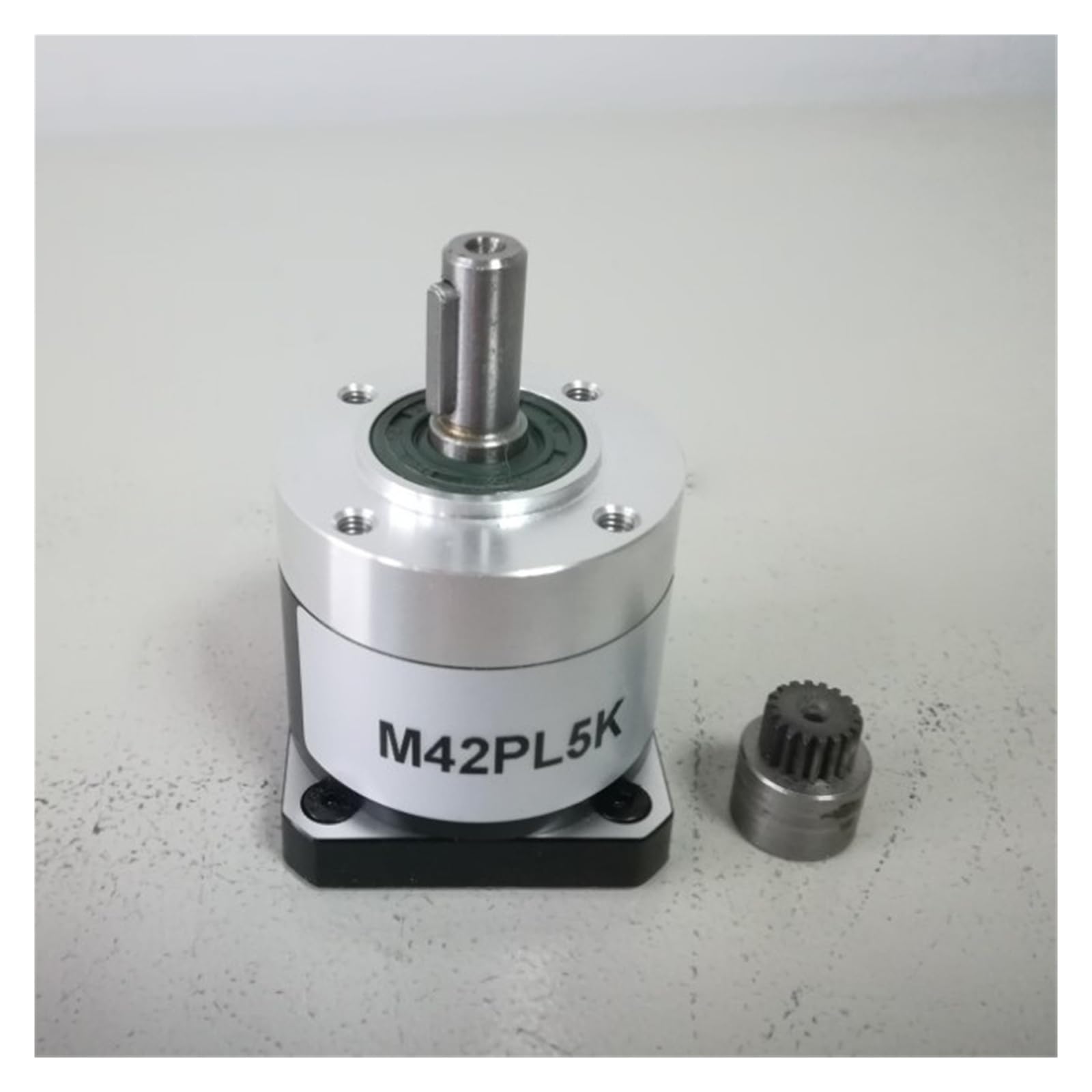 Reductor de engranajes planetarios de 42 mm (3:1, 4:1, 5:1, 10:1), par nominal de 4 Nm for eje de motor paso a paso de 5 mm de diámetro. Transmisión suave(5 to 1)