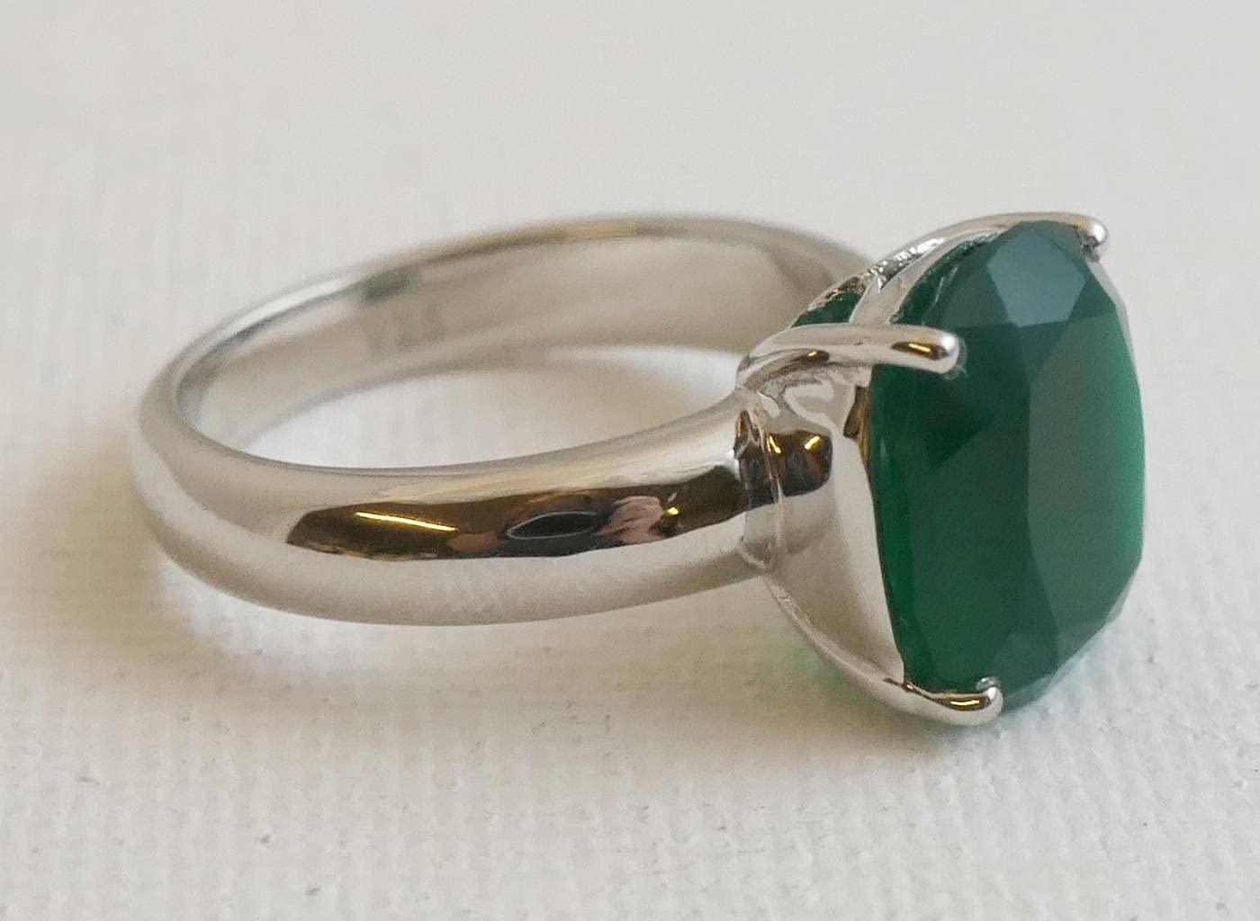 Anello in argento sterling con onice verde