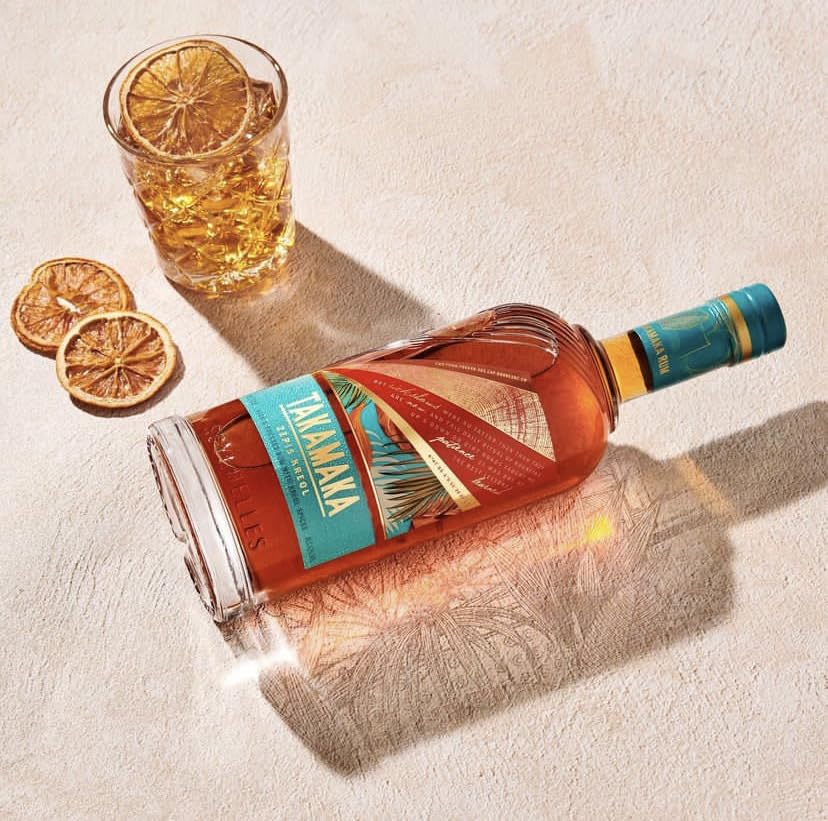 Rhum de mélasse TAKAMAKA coffret 2 verres - L'idée cadeau idéale avec notes cannelle et muscade