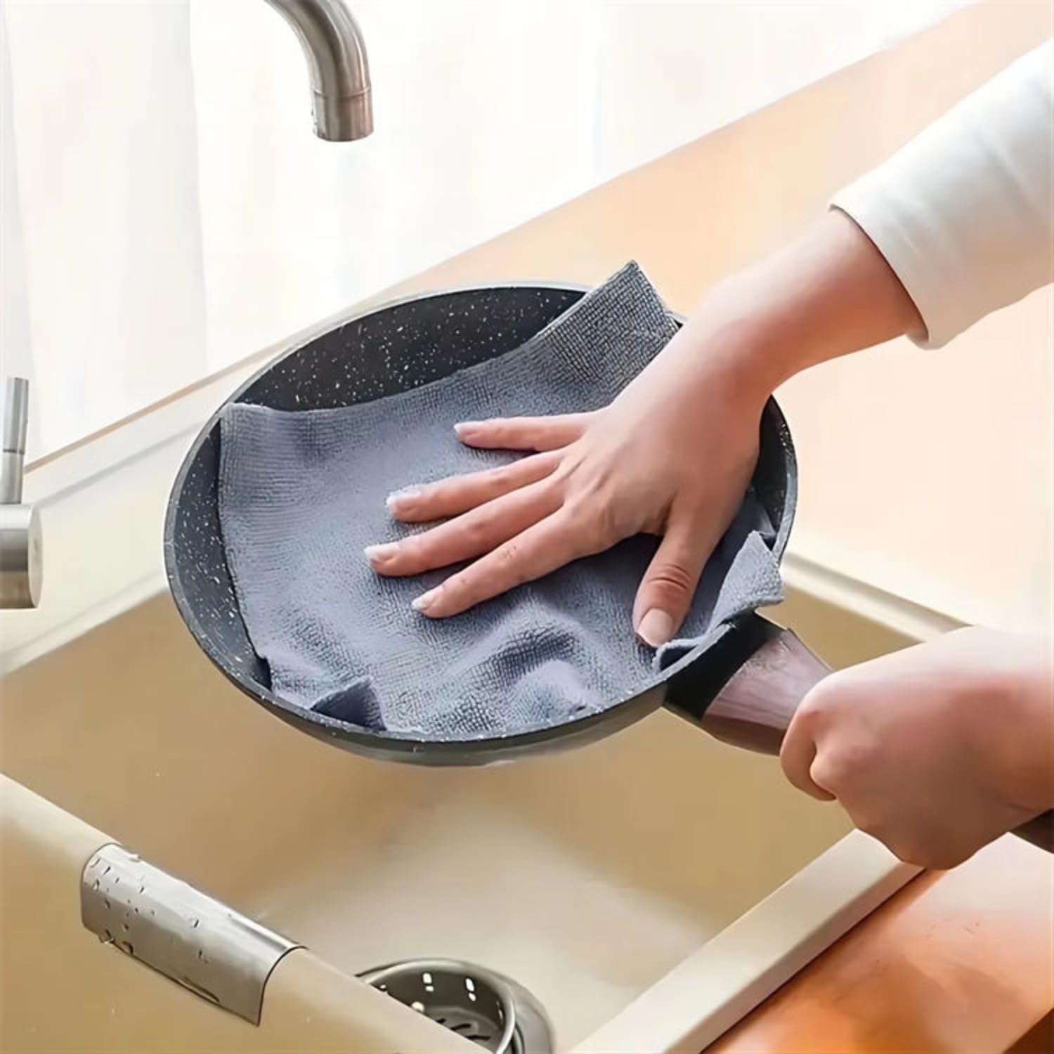 KEMLOZE Microfiber Cleaning Cloth Roll | Reusable & Washable Kitchen Towel Roll | Super Absorbent Cleaning Towels for Kitchen & Home | 20 Sheets (25 x 26 cm)-Pack of 1 1