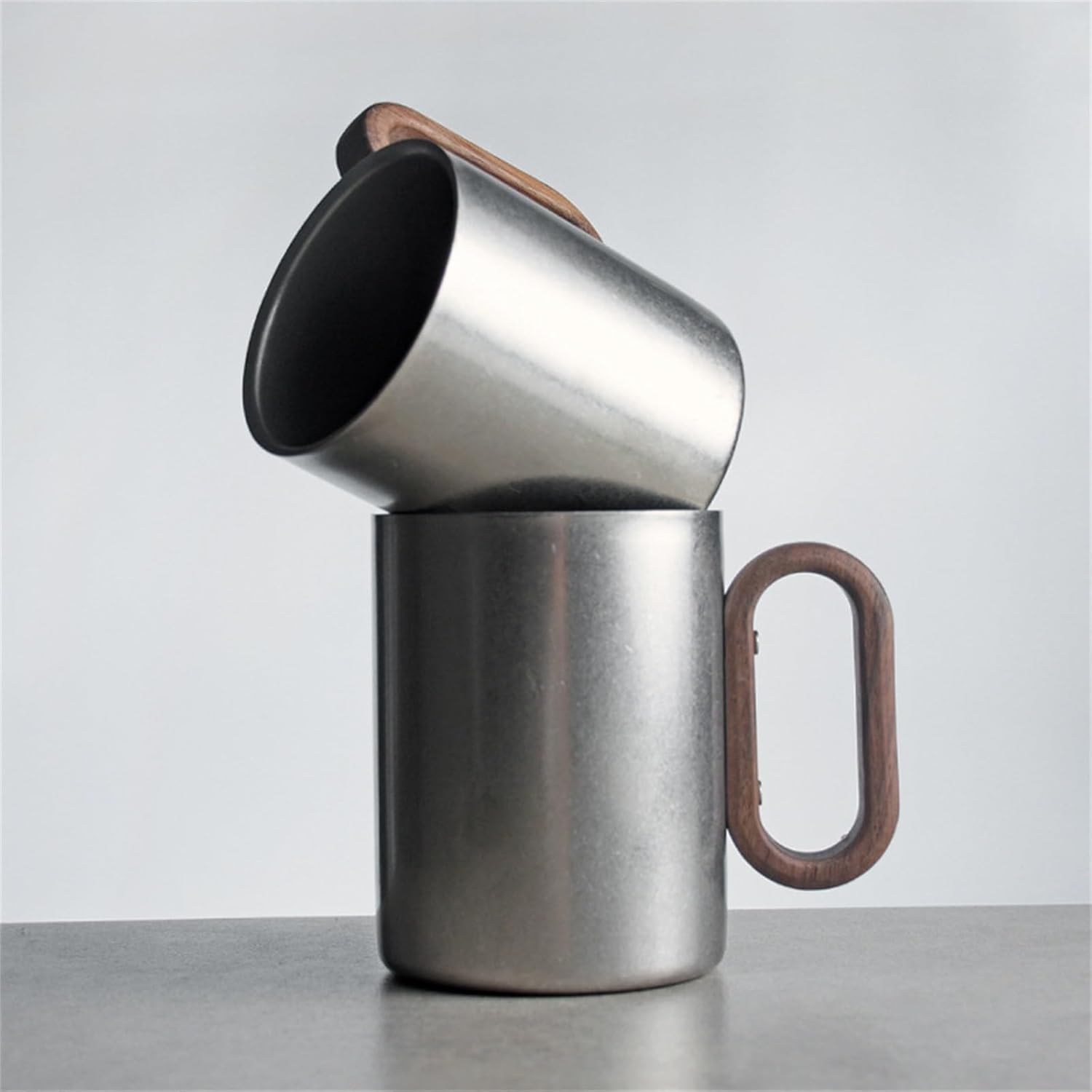 キャンピングカップ 木製ハンドル付きヴィンテージ二重層ウォーターキャンプマグ 釣り、登山、アウトドア(8x10.5cm)