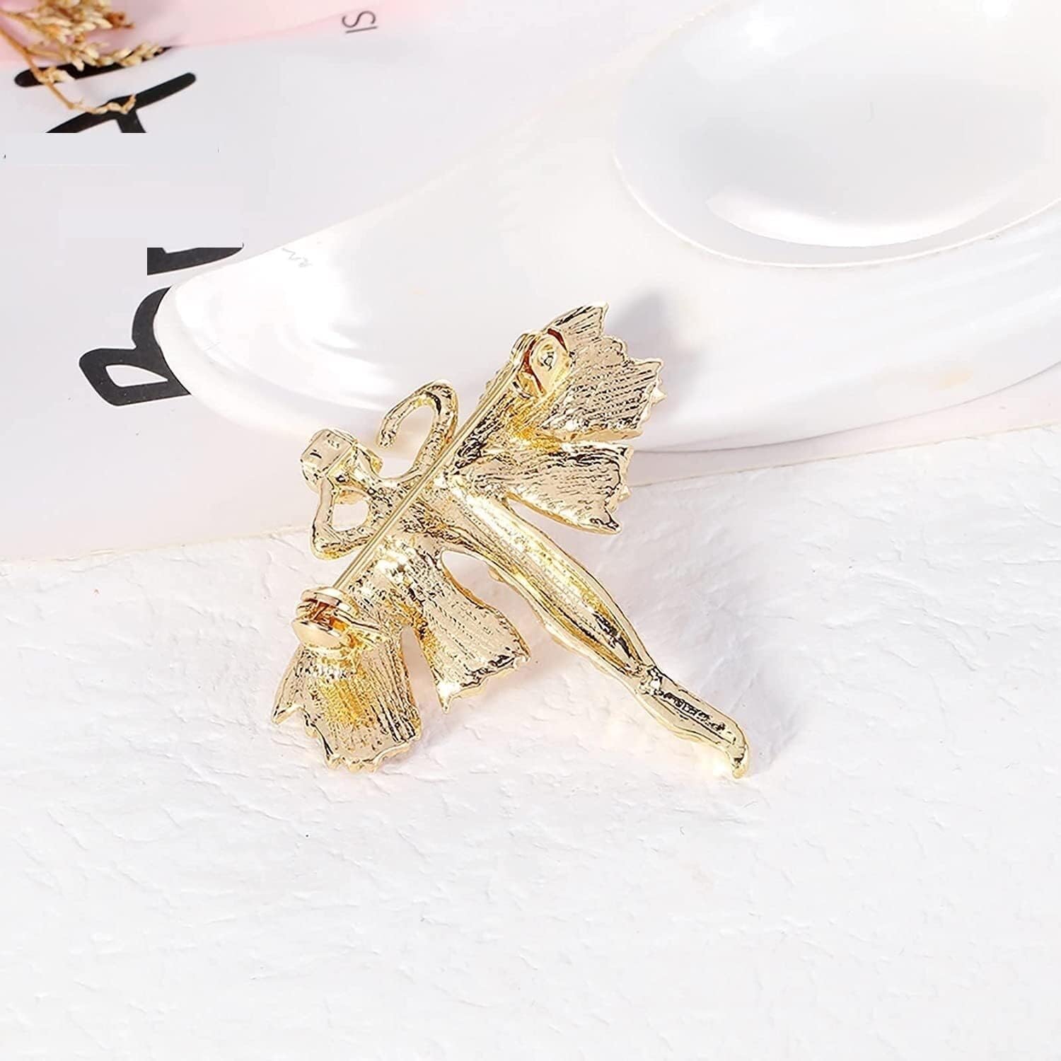 Fashion Brooch Brooch Accessories Bouquet Arts Brooch Enamel Clothing Angel Butterflys Creative Vintage Golden Teen Jewelry for Girls Brooch Pin