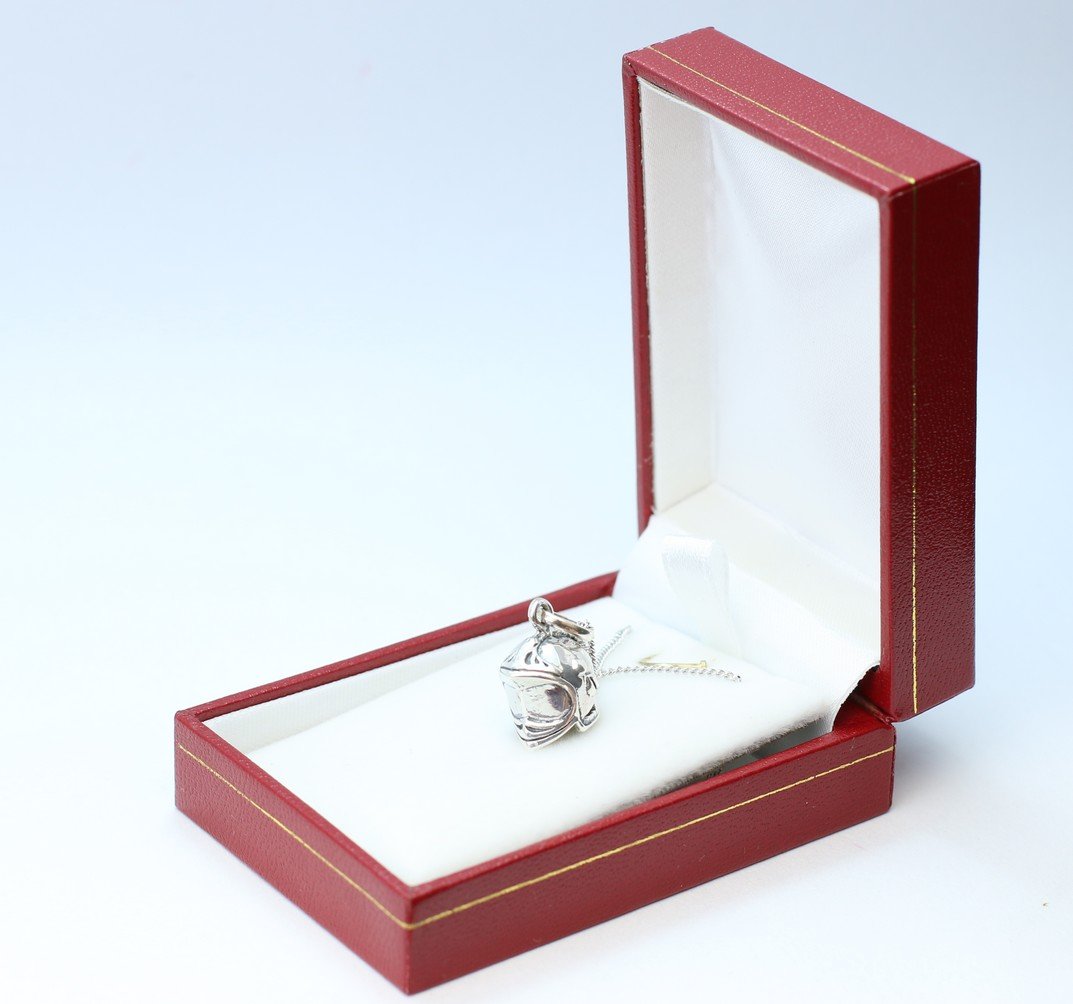 Pendentif casque de pompier en Argent massif 925 avec chaine 50cm et boite ecrin