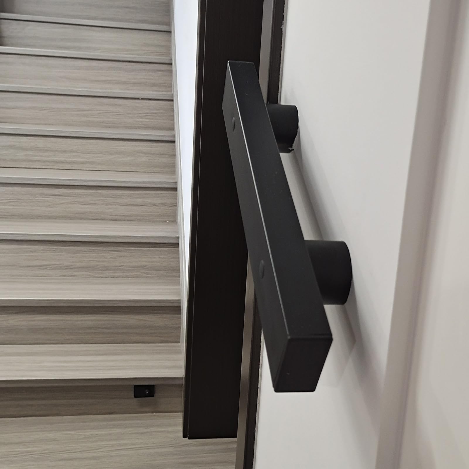 Solidna czarna metalowa il - 3 cm wąska poręcz z łatwym chwytem do użytku wewnątrz/na zewnątrz, montowana na ścianie, dostępna w rozmiarach 1,8 m, 2,1 m, 2,4 m, 3 m (kolor: czarny