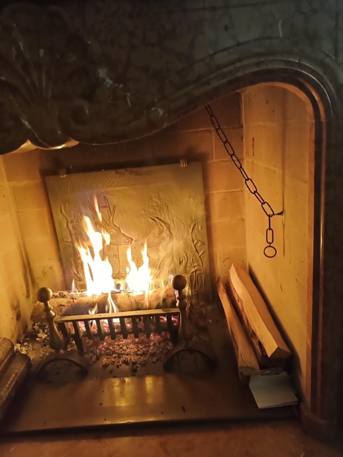 Fonderia Bongiovanni Quemador de leña de Interior, Soporte para leña, brasero, de Hierro Fundido, Modelo B04, para Chimenea y Estufa