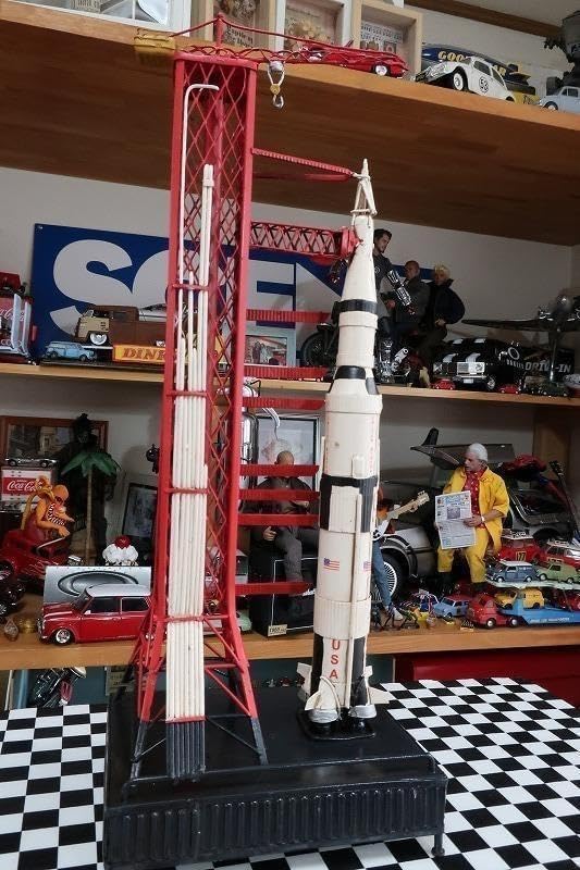 アポロ ロケット NASA ローンチパッド APOLLO SATURN 5 V メタル42cm